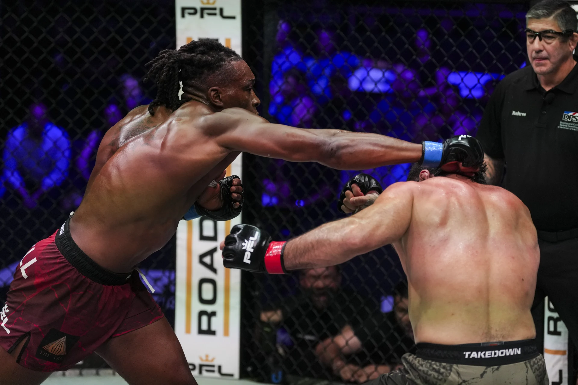 PFL Charlotteのライトヘビー級で対戦するシメオン・パウエルとドブレジャン・ヤギュシュムラドフ