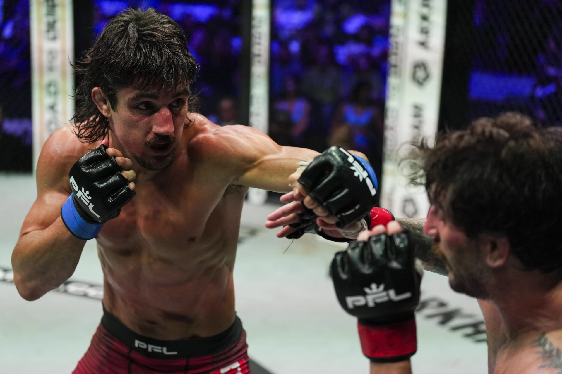 PFL Charlotteのミドル級上位対決を制したアーロン・ジェフリー
