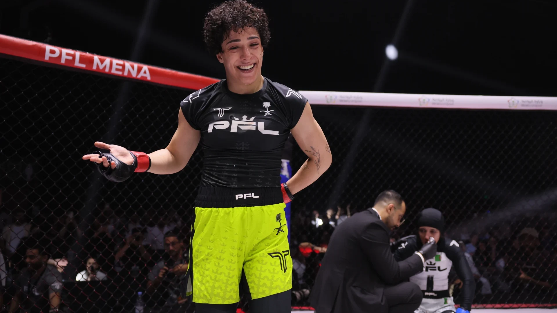 ハッタン・アルサイフがプロデビュー戦でTKO勝利 強烈な右からダニア・オウハチを仕留める