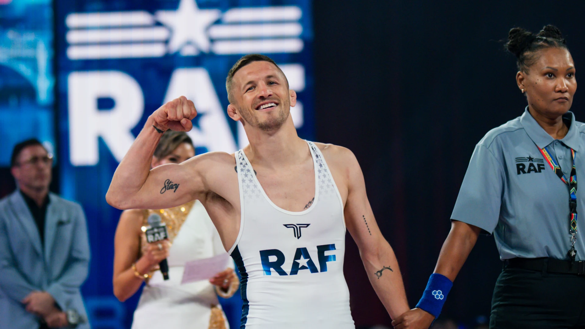 ディジュリウスがアルマバエフを1分28秒で10-0 地元オハイオでテクニカルフォール勝ち【RAF 12】