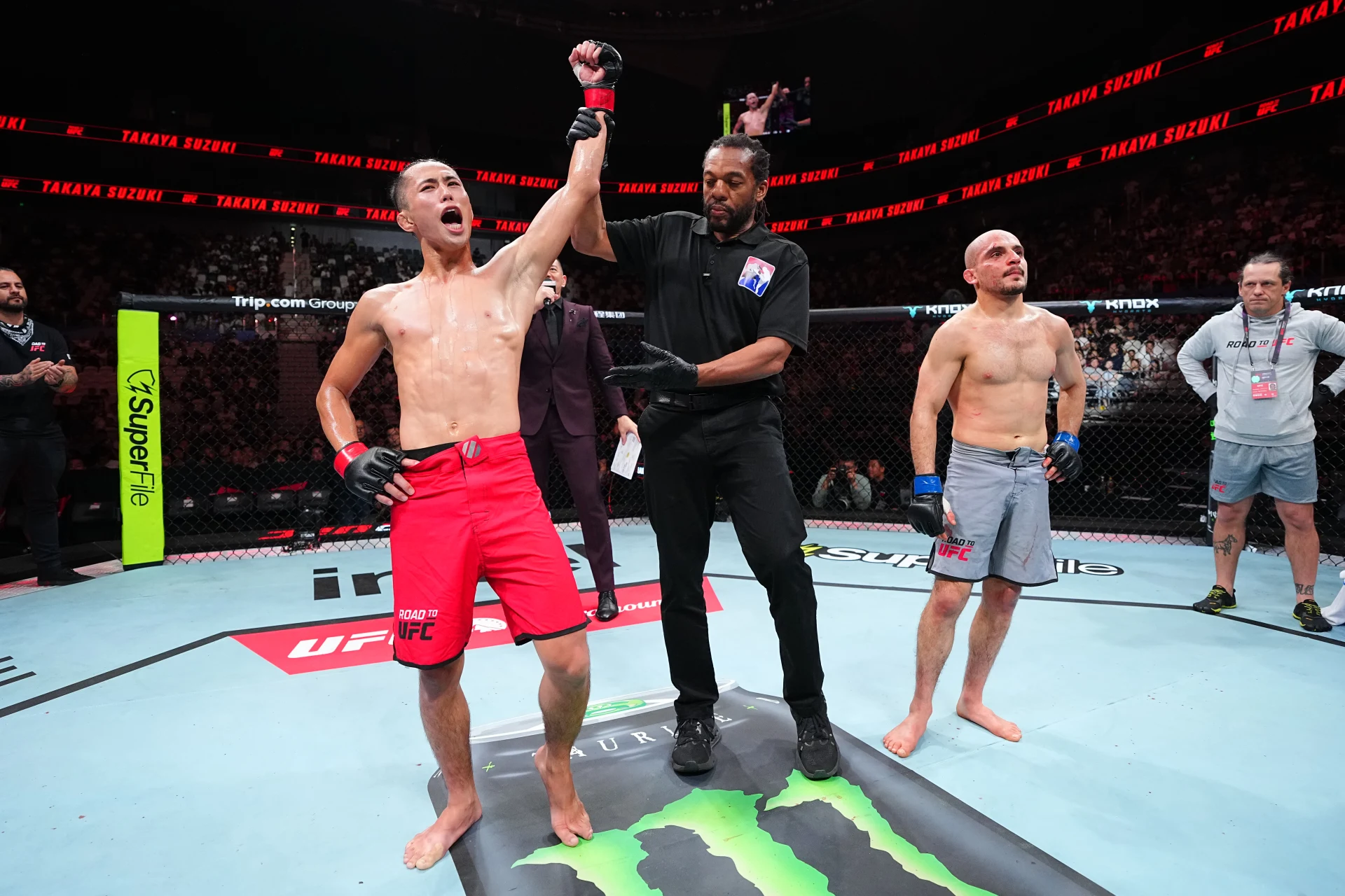 鈴木崇矢が3R15秒TKO勝利 ラルチネーゼを圧倒し決勝進出【ROAD TO UFC 5準決勝】