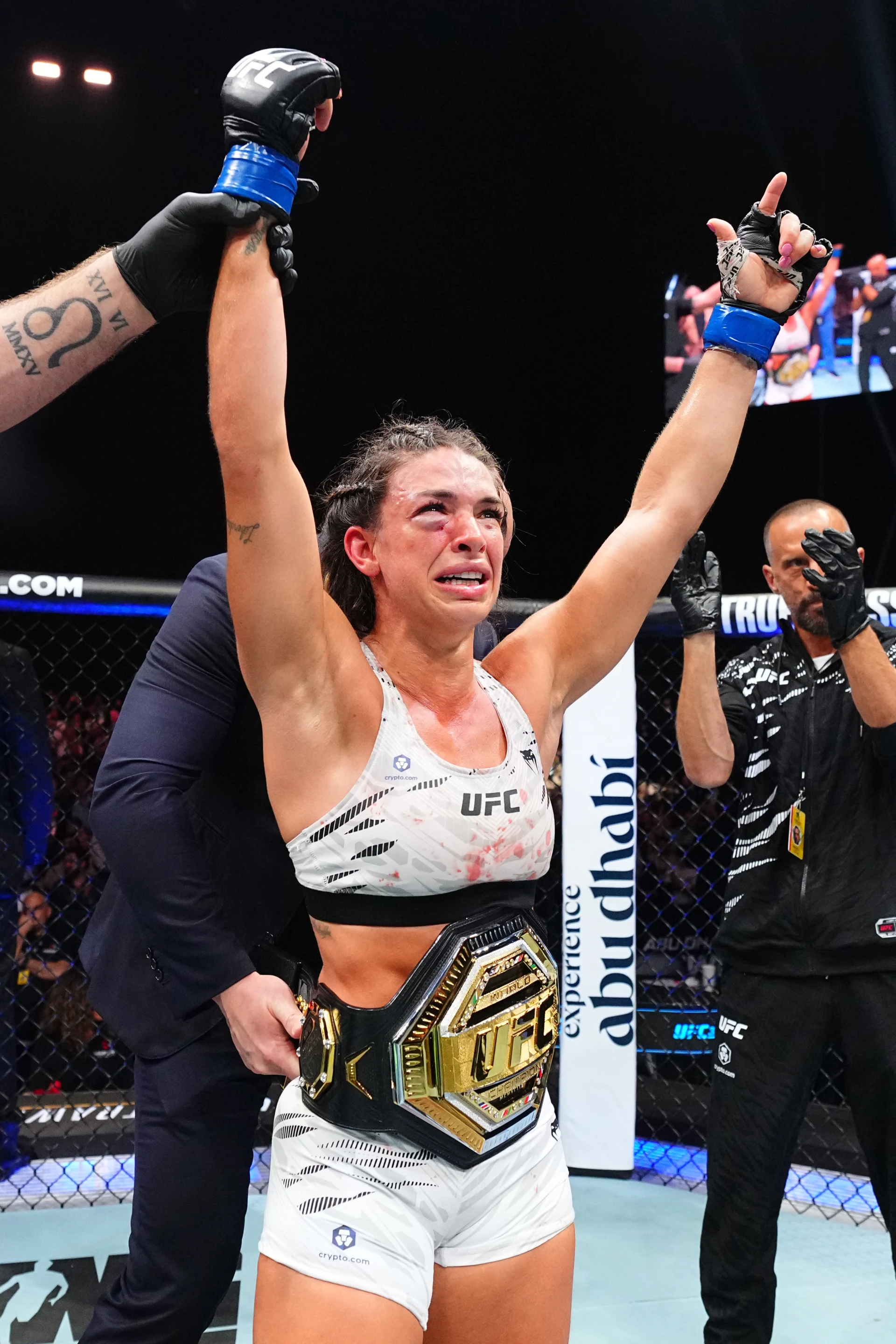 UFC 321で女子ストロー級王座を獲得した直後の場面