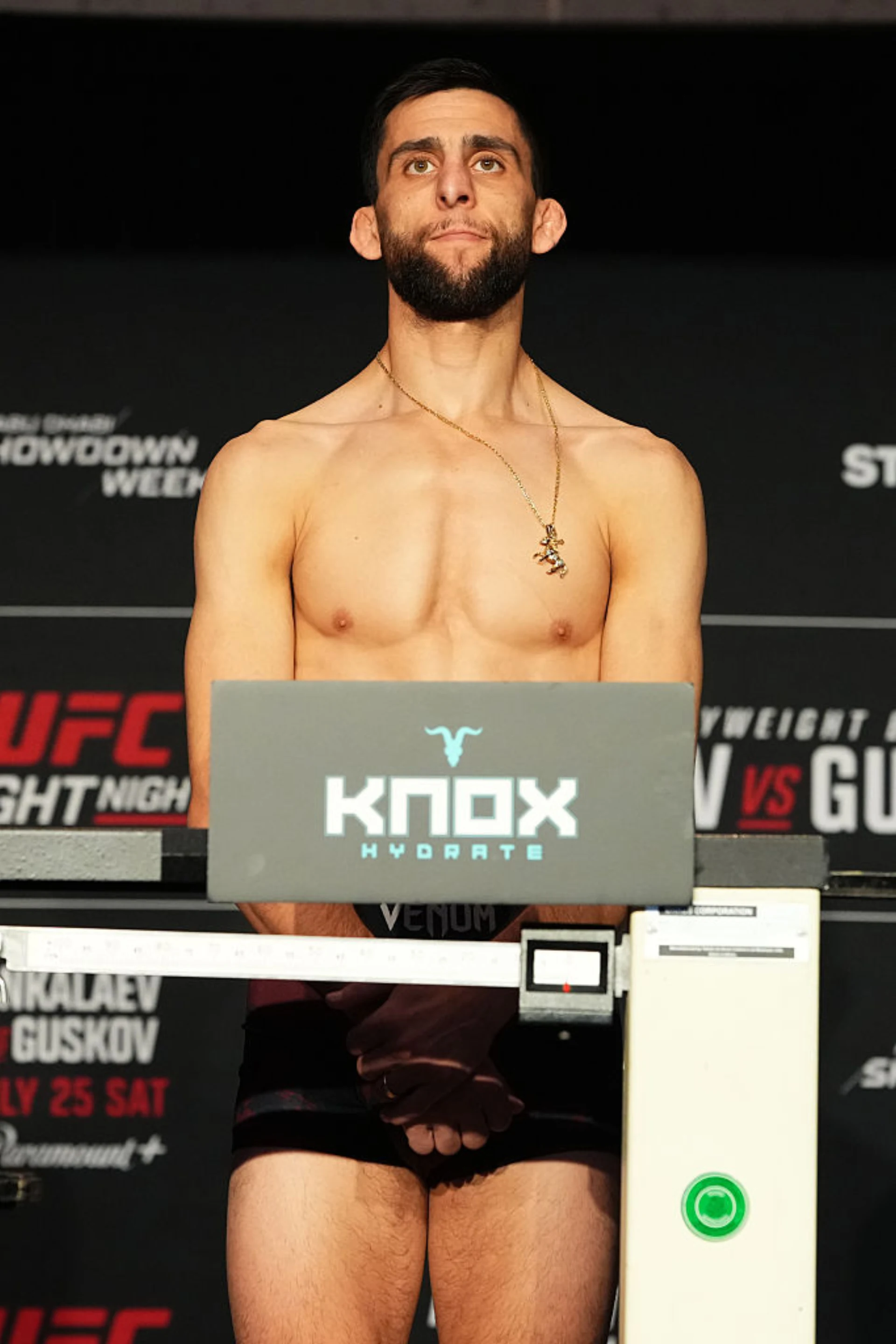 UFCファイトナイト・アブダビ公式計量に臨むスティーブ・エルセグ