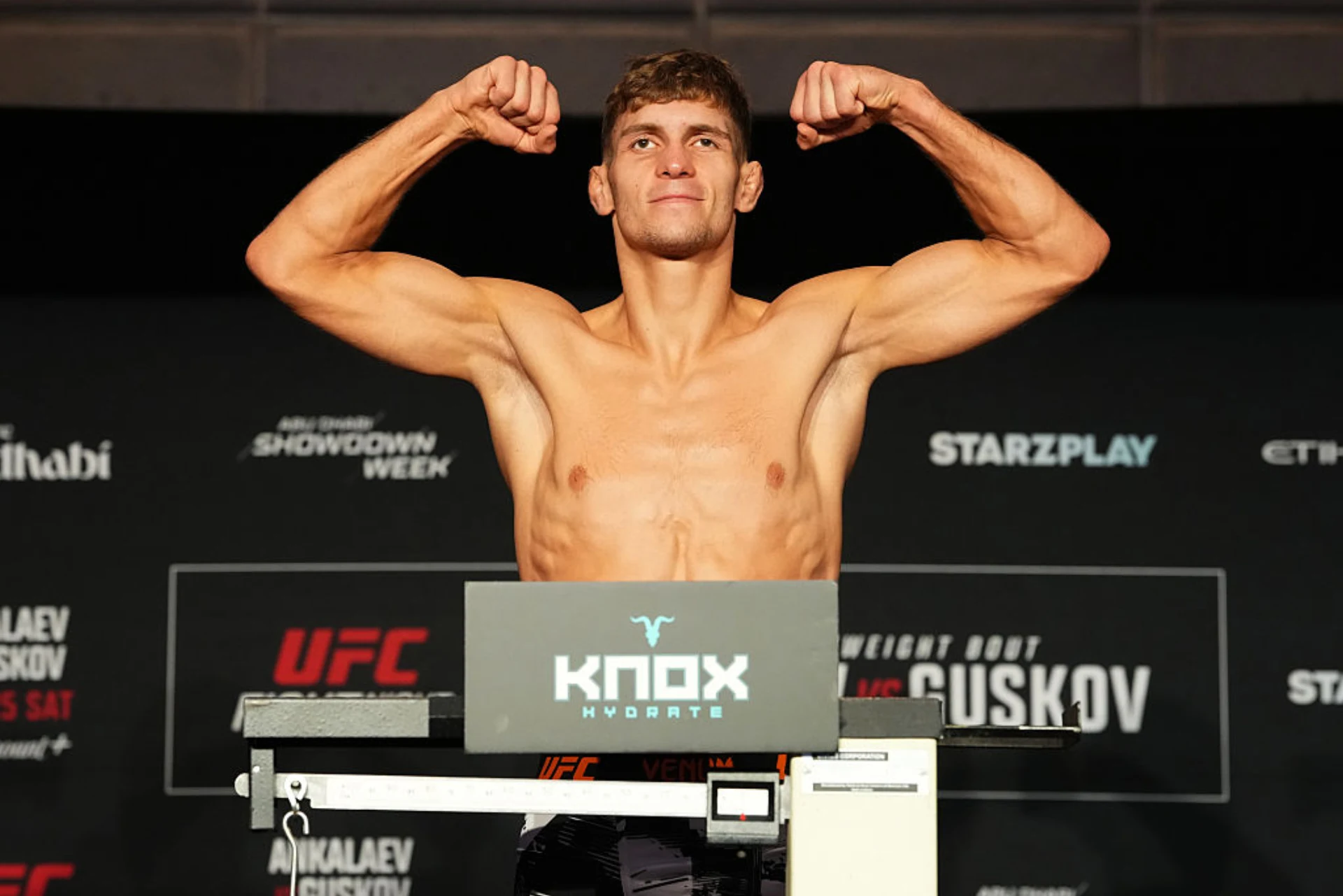 UFCファイトナイト・アブダビ公式計量に臨むダミアン・ジェペツキ