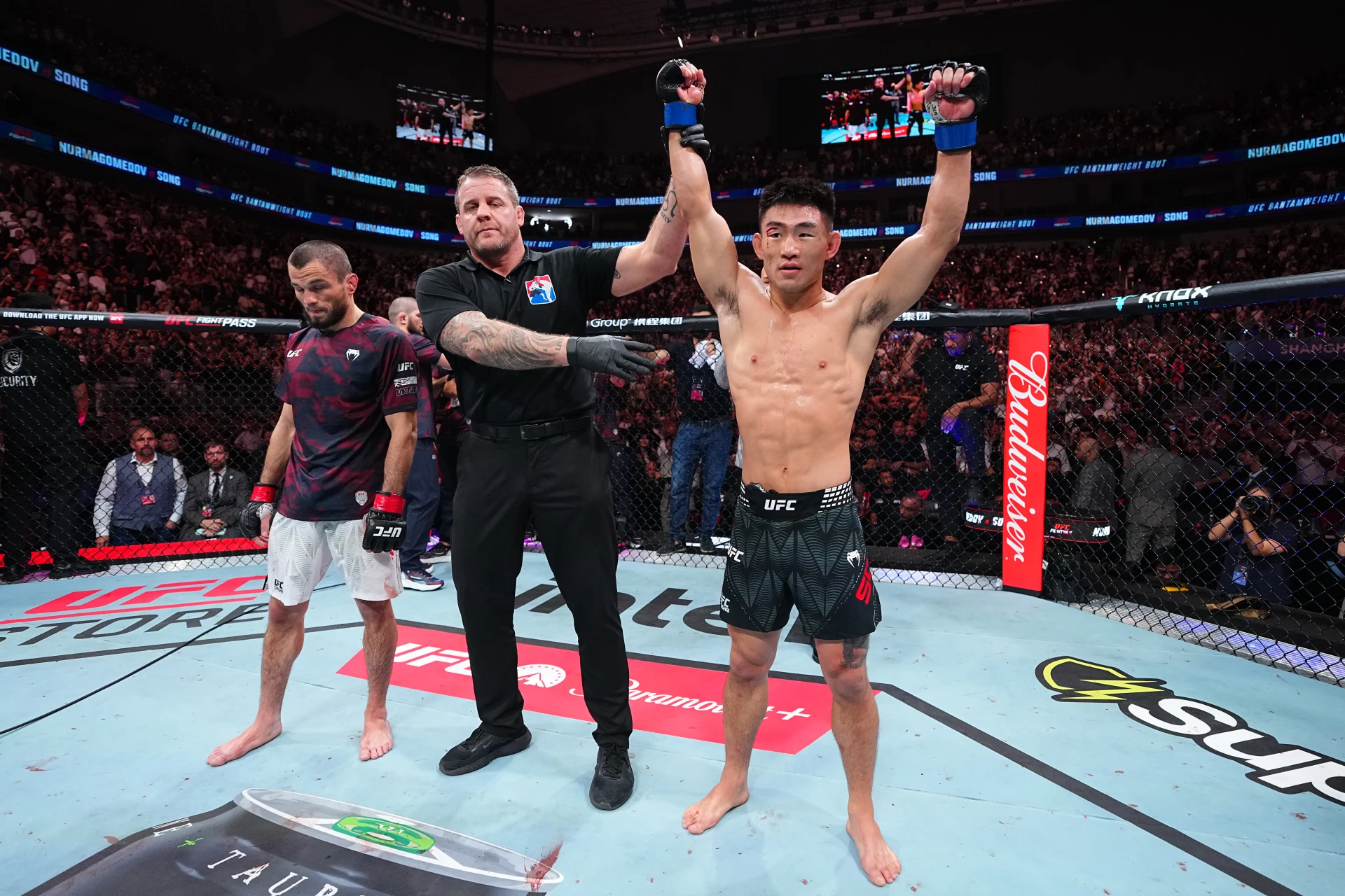 ソン・ヤドンがウマル・ヌルマゴメドフを2R KO タックルに右アッパー、母国中国で大番狂わせ【UFCファイトナイト上海】
